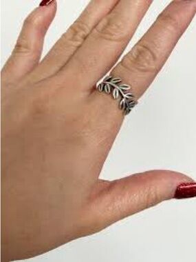 Pandora Sterling Silver Leaf Ring